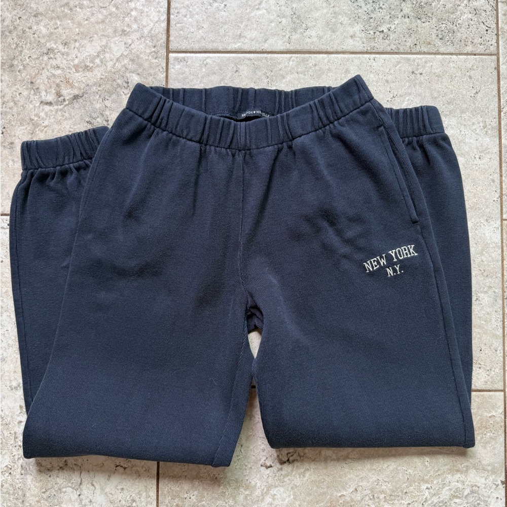 Brandy Melville John Gault New York Rosa Sweatpants